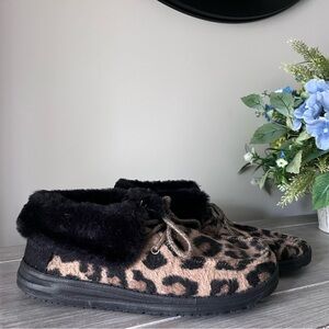 Hey Dude Leopard Print Faux Fur Clog Slippers in Black and Tan